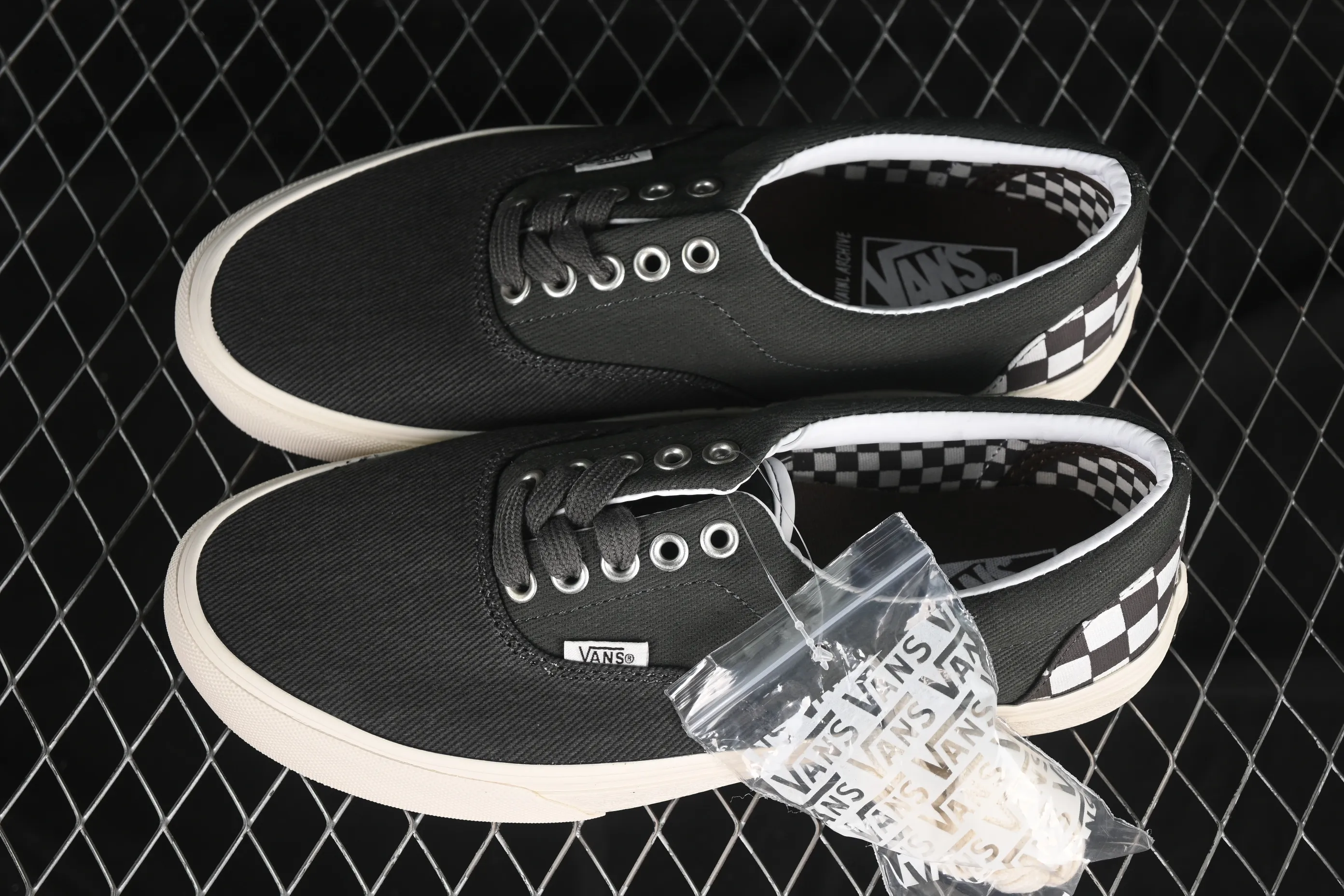 All categories Vans Vans series Vans Low Vans low-top Vainl Archive x Vans Era joint model Vans low-top casual sneakers VN000CQ6RUX